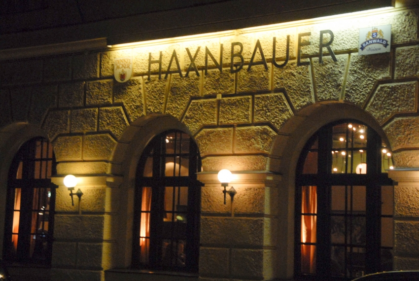 Name:  Haxnbauer im Scholastikahaus .jpg
Views: 12091
Size:  412.3 KB
