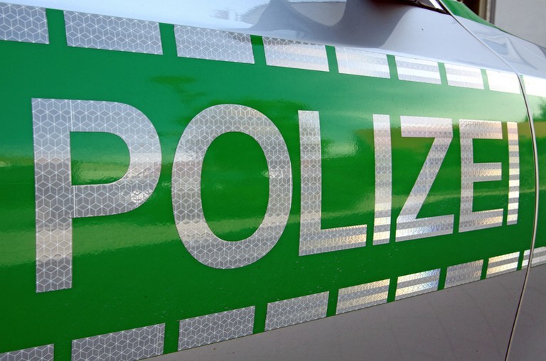 Name:  Polizei_jj.jpg
Views: 6564
Size:  93.2 KB